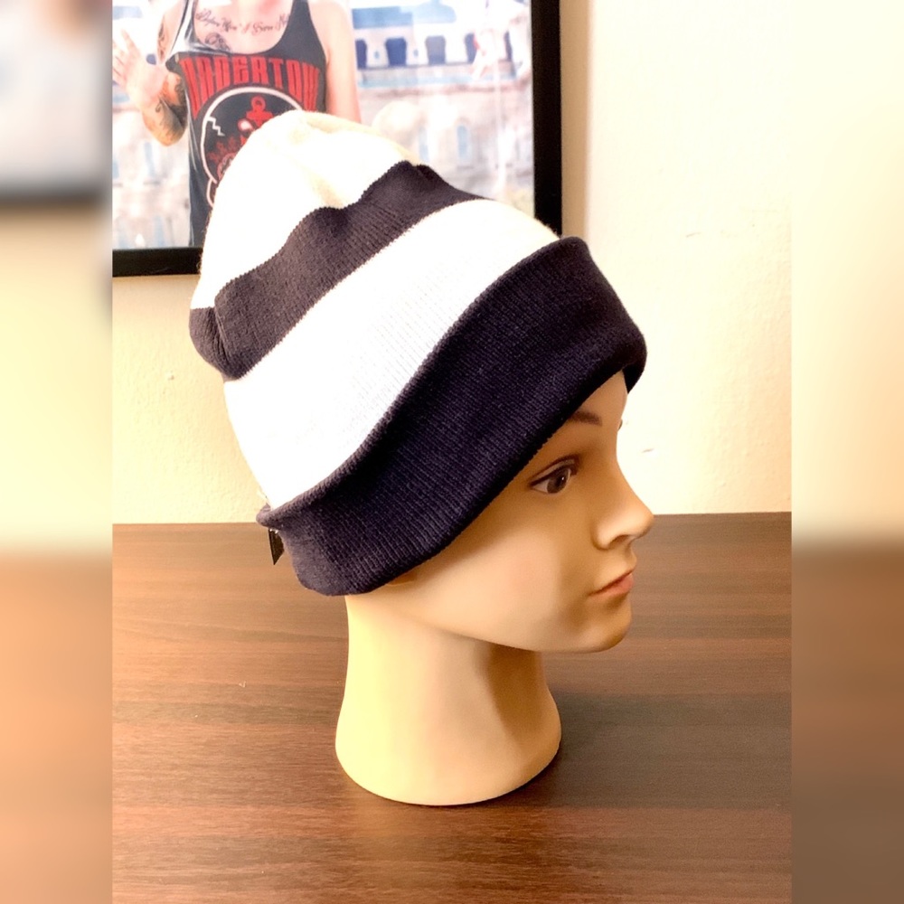 Black/White Striped Winter Beanie 💝
